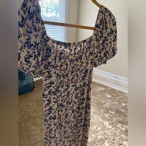 ASTR midi floral dress - never worn. Size XS